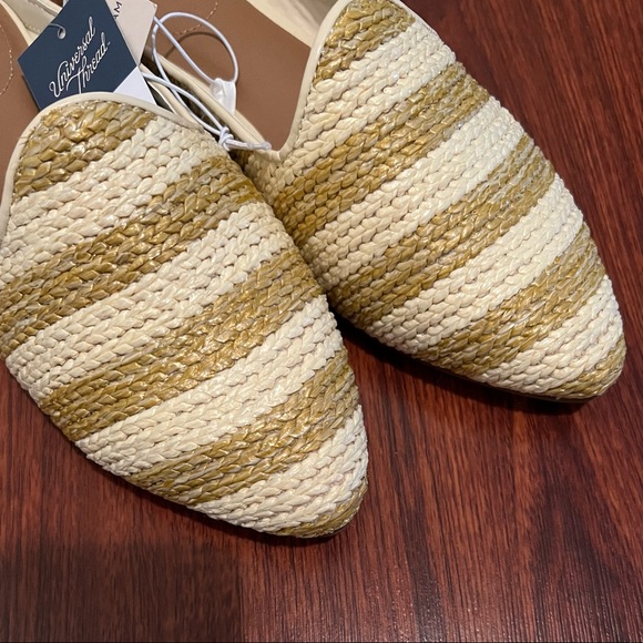 Universal Threads Mules size 8 - Picture 3 of 4